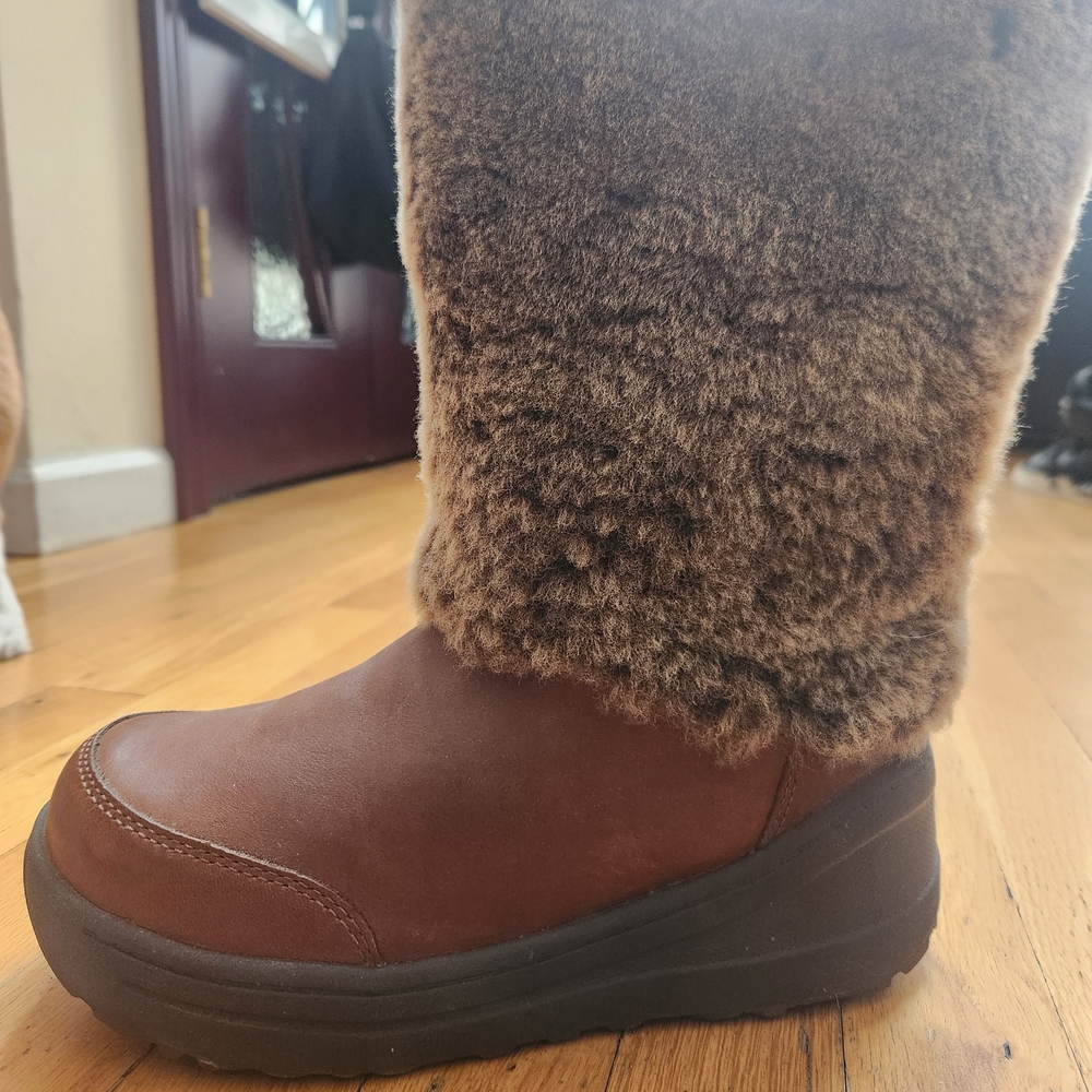 Cozy Brown Fur-Lined Boots - Picture 2 of 5
